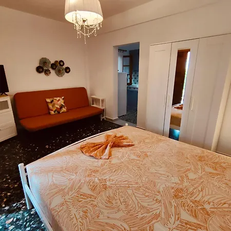 Anna's House 1 * بساكوذيا