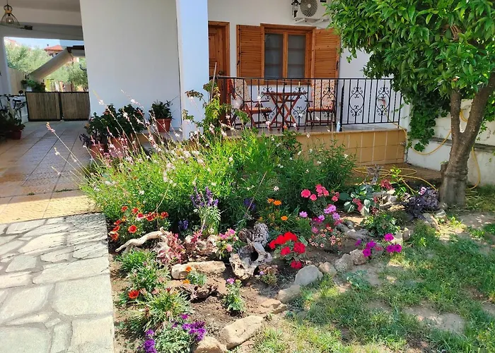 Anna's House 1 *